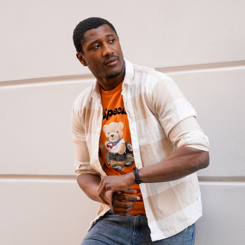 Hiconika | L'unico grossista B2B online, specializzato in T-shirt e felpe