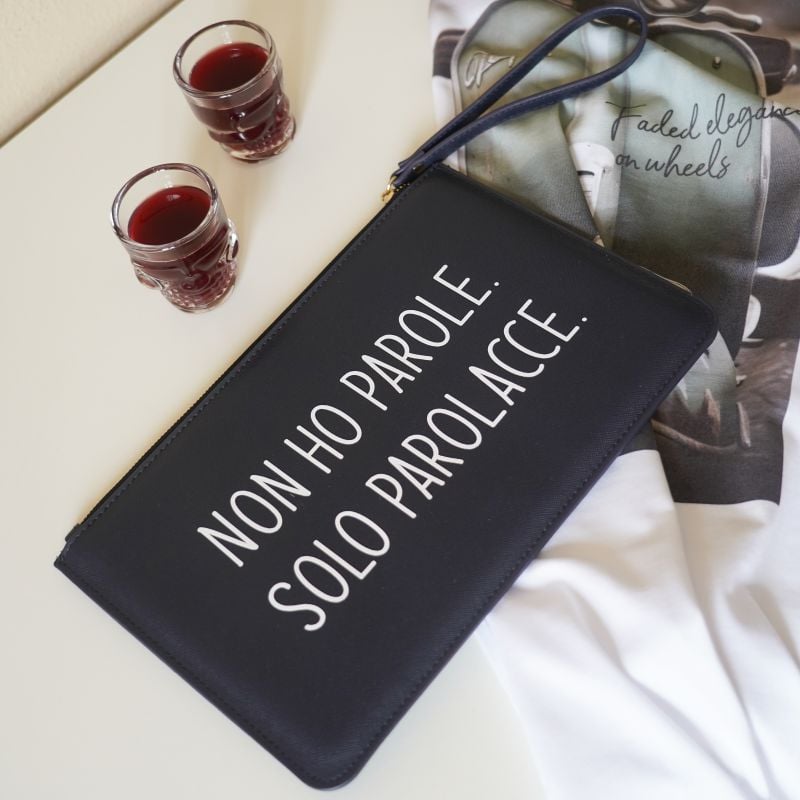 Hiconika | L'unico grossista B2B online, specializzato in T-shirt e felpe