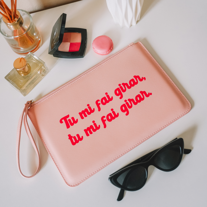 Hiconika | L'unico grossista B2B online, specializzato in T-shirt e felpe