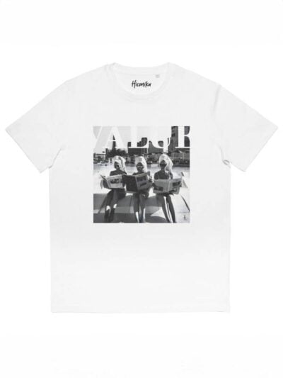 T-shirt donna More con la stampa vintage di tre ragazze che leggono il giornale – SMD16