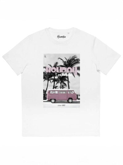 T-shirt donna More con la stampa di un furgone rosa in un paesaggio estivo e la scritta "holiday on the road" – SMD21