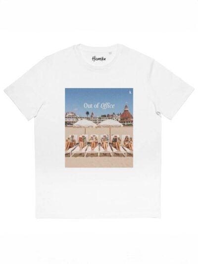 T-shirt donna More con la stampa di alcune ragazze sdraiate in spiaggia e la scritta "out of office" – SMD42