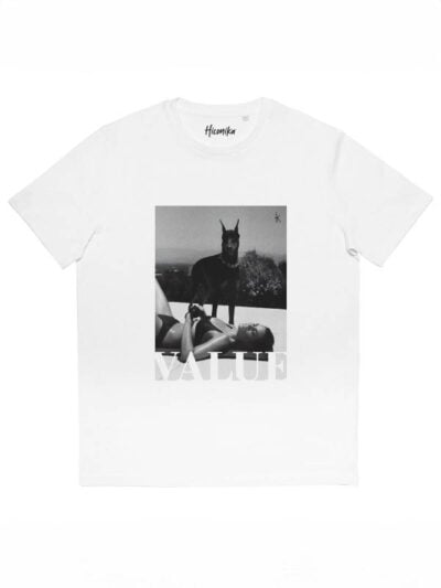 T-shirt donna More con la stampa di una ragazza, un cane e la scritta "Value" – SMD47