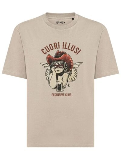 T-shirt unisex Axis con un angelo cowboy e la scritta "cuori illusi exclusive club" – CU04