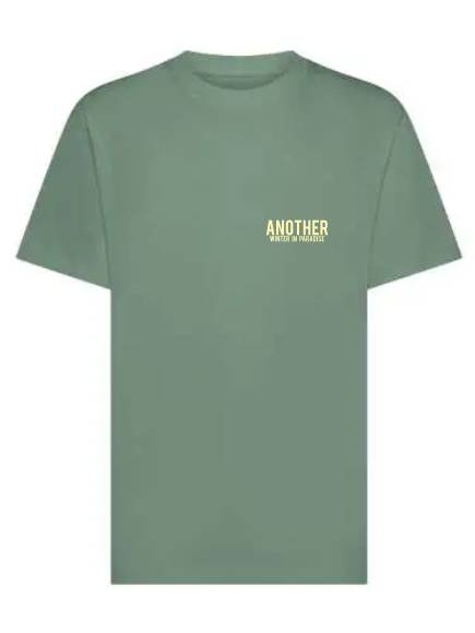 T-shirt uomo Ryder con stampa sulle spalle di una vespa e la scritta "another winter in paradise" lato cuore – TM064 - immagine 5