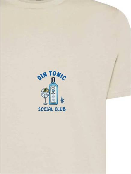 T-shirt uomo Moon con una bottiglia, un calice e la scritta "gin tonic social club" lato cuore – TM070 - immagine 2